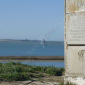 Памятник освобождавшим Чонгар в 1944 - Памятник бойцам 51 Армии, освобождавшим Чонгар и Джанкой в 1944 году. dsc_7939